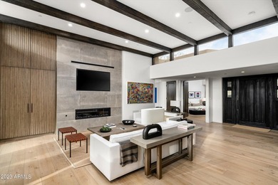 This exquisitely remodeled Apache Cottage captures the essence - photo 7