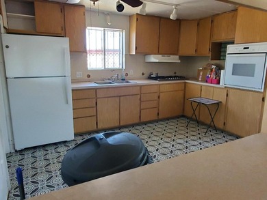 Enjoy country living with room to spread out on this 0.95-acre - photo 8