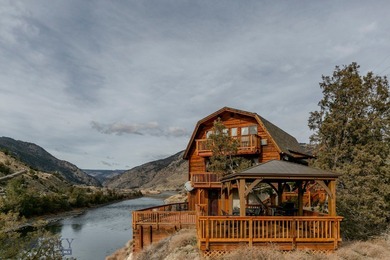 Yellowstone River Home For Sale in Gardiner Montana