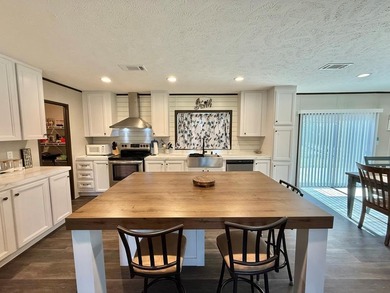 Toledo Bend Lake Home For Sale in Hemphill Texas