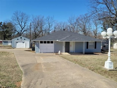 Lake Home For Sale in Eufaula, Oklahoma