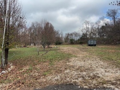 Lake Cumberland Acreage Sale Pending in Monticello Kentucky