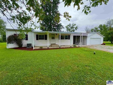 Lake Holiday - Fountain County Home For Sale in Kingman Indiana