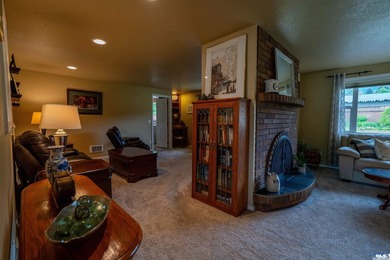 Charming 4 bed, 2 bath home offering 1,924 sqft of comfortable - photo 11