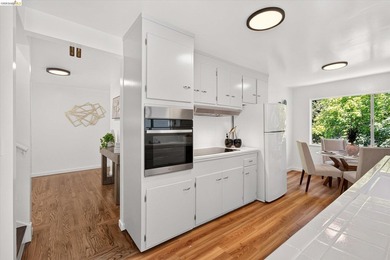 Welcome to 6138 Oakdale Avenue, located in the - photo 12