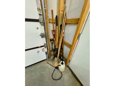 THIS IS AN AUCTION. ADVERTISED PRICE FOR MARKETING PURPOSES ONLY - photo 14