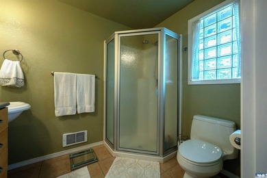 Charming 4 bed, 2 bath home offering 1,924 sqft of comfortable - photo 18