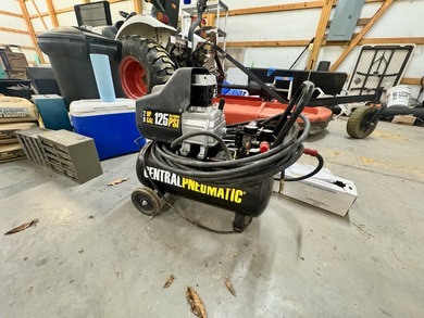THIS IS AN AUCTION. ADVERTISED PRICE FOR MARKETING PURPOSES ONLY - photo 19