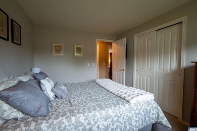 Charming 4 bed, 2 bath home offering 1,924 sqft of comfortable - photo 21