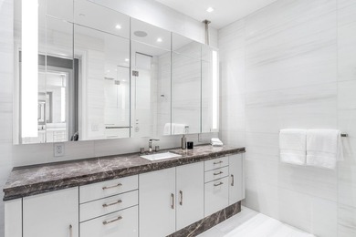 DIRECT WATERFRONT at The Bristol, showcasing breathtaking - photo 22