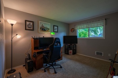 Charming 4 bed, 2 bath home offering 1,924 sqft of comfortable - photo 23