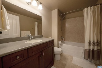Charming 4 bed, 2 bath home offering 1,924 sqft of comfortable - photo 26
