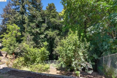 Welcome to 6138 Oakdale Avenue, located in the - photo 30