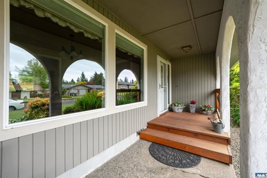 Charming 4 bed, 2 bath home offering 1,924 sqft of comfortable - photo 32