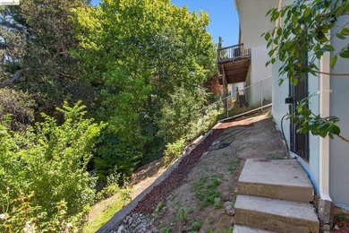 Welcome to 6138 Oakdale Avenue, located in the - photo 34