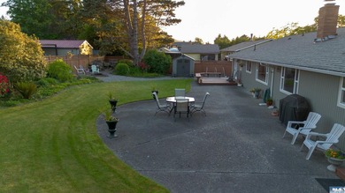 Charming 4 bed, 2 bath home offering 1,924 sqft of comfortable - photo 37