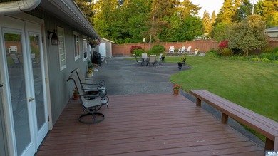 Charming 4 bed, 2 bath home offering 1,924 sqft of comfortable - photo 38