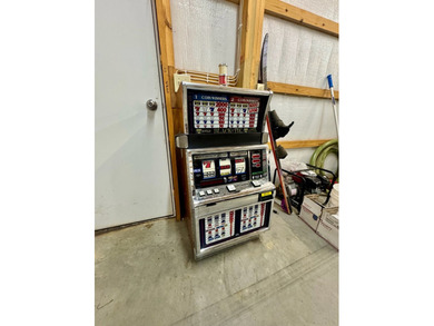 THIS IS AN AUCTION. ADVERTISED PRICE FOR MARKETING PURPOSES ONLY - photo 43