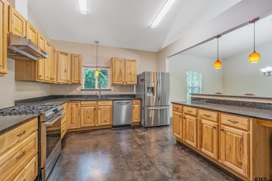 Looking for acreage, a shop, and a move-in ready home in Lindale - photo 5