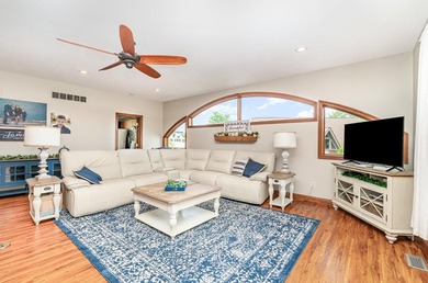 Absolutely one of a kind home with incredible views, tiered deck - photo 8