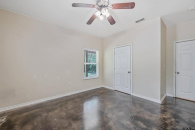 Looking for acreage, a shop, and a move-in ready home in Lindale - photo 9