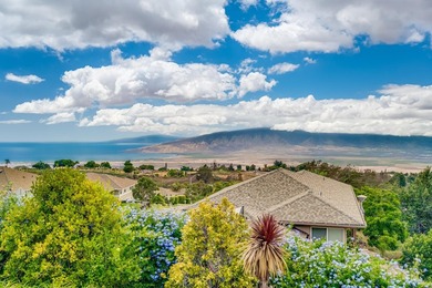 Upcountry Maui Living at Its Finest. Perched in the heart of - photo 2