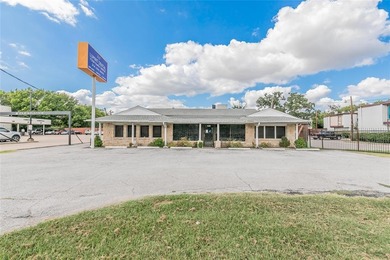 Bachman Lake Commercial For Sale in Dallas Texas
