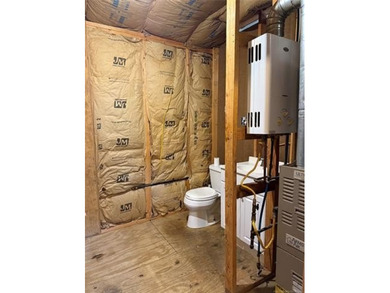 Auction Property! Live onsite auction Thur July 16 10:01 AM - photo 14