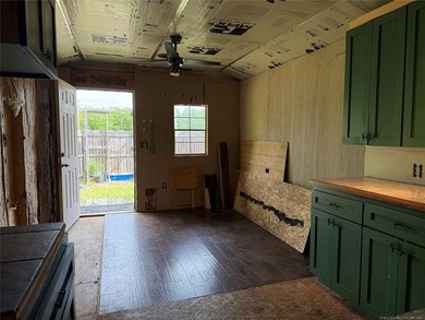 Auction Property! Live onsite auction Thur July 16 10:01 AM - photo 17