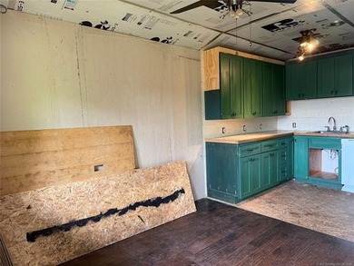 Auction Property! Live onsite auction Thur July 16 10:01 AM - photo 19