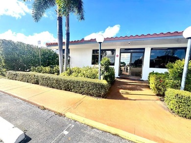 Welcome to sunny Boynton Beach! This move-in-ready 2-bed/2-bath - photo 21