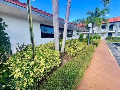 Welcome to sunny Boynton Beach! This move-in-ready 2-bed/2-bath - photo 22