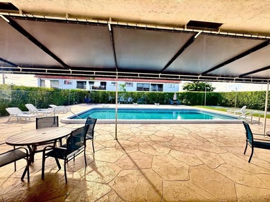 Welcome to sunny Boynton Beach! This move-in-ready 2-bed/2-bath - photo 25