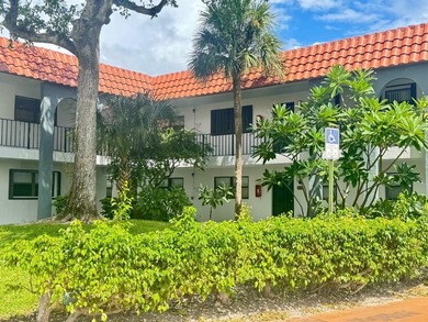 Welcome to sunny Boynton Beach! This move-in-ready 2-bed/2-bath - photo 26