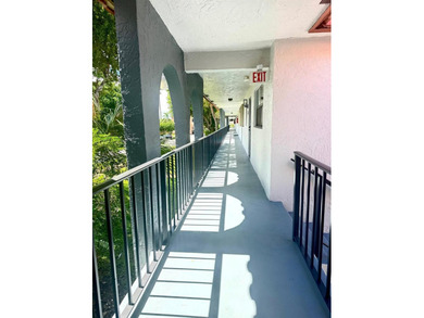 Welcome to sunny Boynton Beach! This move-in-ready 2-bed/2-bath - photo 28