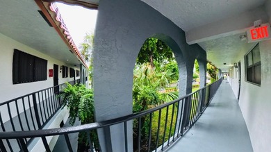Welcome to sunny Boynton Beach! This move-in-ready 2-bed/2-bath - photo 30