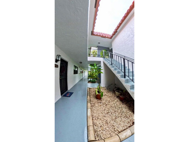 Welcome to sunny Boynton Beach! This move-in-ready 2-bed/2-bath - photo 32