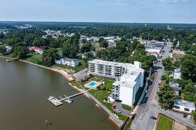 Where every day feels like a vacation! A Rare 3 bedroom, 2 bath - photo 37