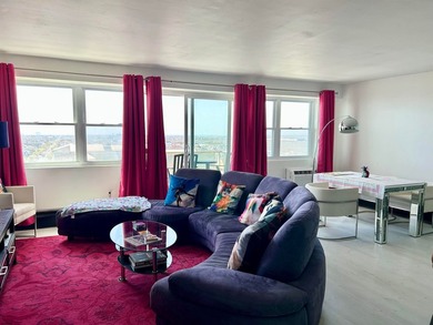 Beautifully renovated 2BR/2BA condo in Landmark Towers offering - photo 7