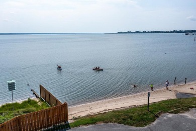 Where every day feels like a vacation! A Rare 3 bedroom, 2 bath - photo 50