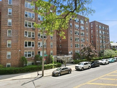 Nestled in the heart of Woodlawn, this immaculate and charming - photo 2