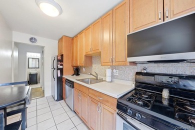Nestled in the heart of Woodlawn, this immaculate and charming - photo 4