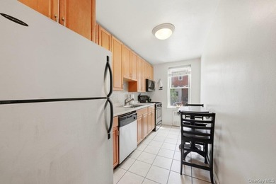 Nestled in the heart of Woodlawn, this immaculate and charming - photo 10