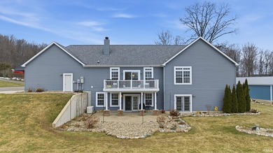 Your dream home on HUDSON LAKE-NOW with a new price!! Experience - photo 2