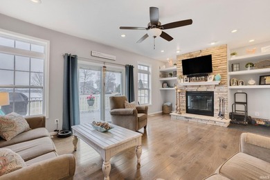 Your dream home on HUDSON LAKE-NOW with a new price!! Experience - photo 10