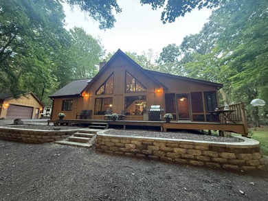 (private lake, pond, creek) Home For Sale in Reedsburg Wisconsin