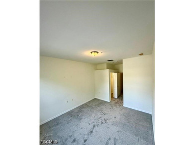 Welcome to this beautifully maintained 3-bedroom, 2.5-bath - photo 11