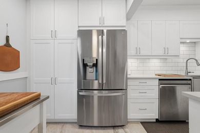Beautifully renovated end-unit townhome in the highly - photo 14
