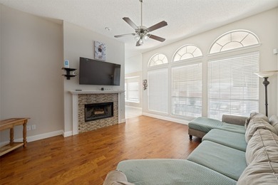 Welcome to your dream retreat! This stunning, motivated-seller - photo 8