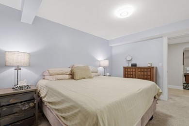Beautifully renovated end-unit townhome in the highly - photo 23